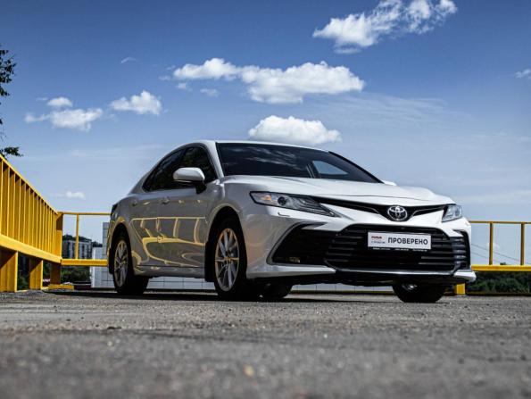 Toyota Camry VIII (XV70) Рестайлинг с пробегом 2021 года, цена 2 960 000 рублей, 56160 км, седан, Автокод Объявления