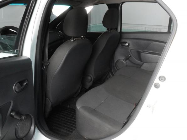Renault Logan II Рестайлинг с пробегом 2018 года, цена 639 000 рублей, 261694 км, седан, Автокод Объявления