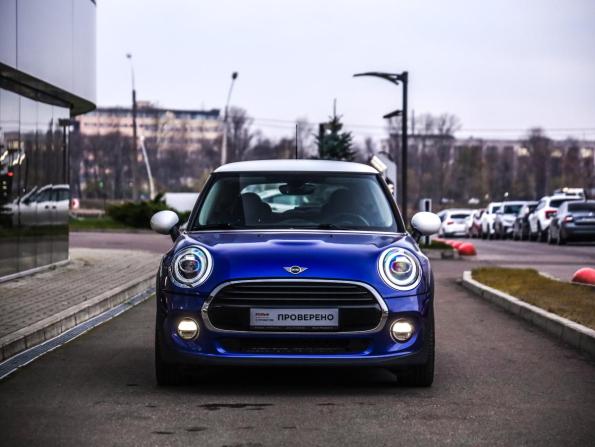 Mini Hatch III (F55/F56) Рестайлинг с пробегом 2018 года, цена 2 129 000 рублей, 60000 км, хэтчбек, Автокод Объявления