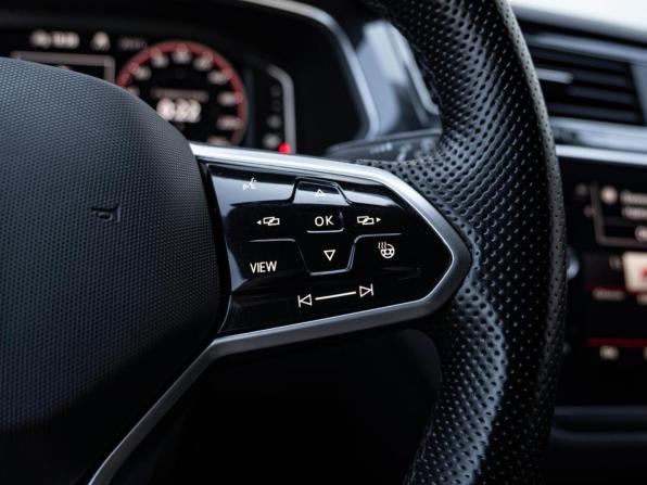 Volkswagen Tiguan II Рестайлинг с пробегом 2021 года, цена 3 650 000 рублей, 77192 км, внедорожник, Автокод Объявления