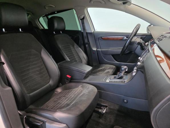 Volkswagen Passat B7 с пробегом 2012 года, цена 1 333 000 рублей, 153686 км, седан, Автокод Объявления