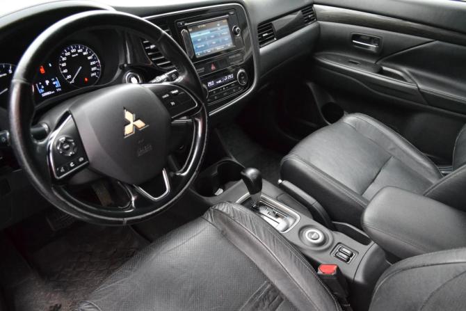 Mitsubishi Outlander III Рестайлинг 2 с пробегом 2016 года, цена 1 700 000 рублей, 229189 км, внедорожник, Автокод Объявления