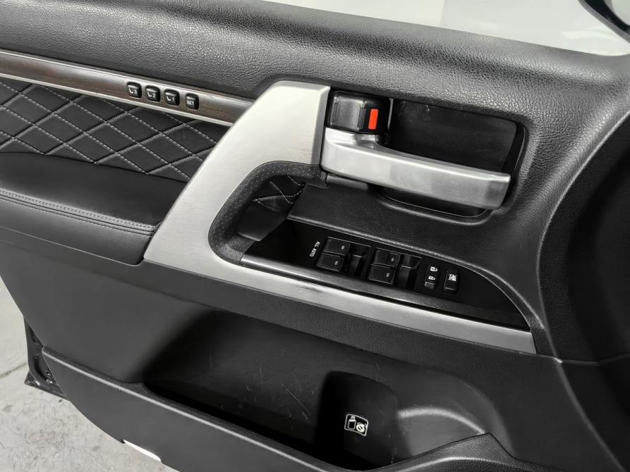 Toyota Land Cruiser 200 Series Рестайлинг 2 Новосибирск  - изображение 28
