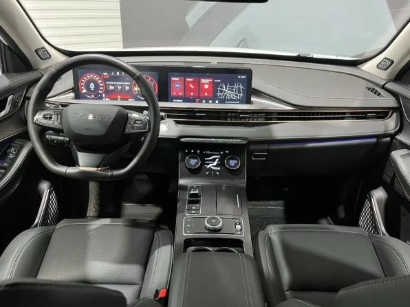 Exeed LX I Рестайлинг с пробегом 2023 года, цена 2 050 000 рублей, 37846 км, внедорожник, Автокод Объявления