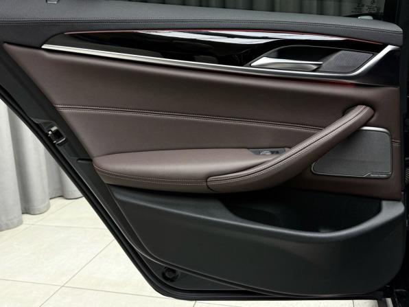 BMW 5 серии VII (G30/G31/G38) Рестайлинг с пробегом 2021 года, цена 5 299 000 рублей, 55500 км, седан, Автокод Объявления