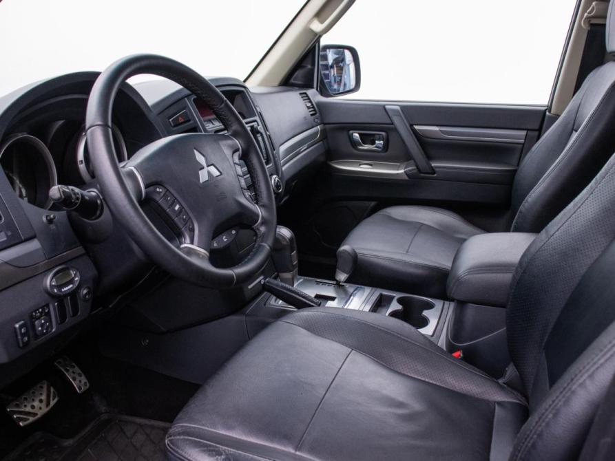 Mitsubishi Pajero IV Рестайлинг 1 Москва  - изображение 9