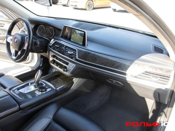 BMW 7 серии VI (G11/G12) с пробегом 2015 года, цена 2 928 000 рублей, 141480 км, седан, Автокод Объявления