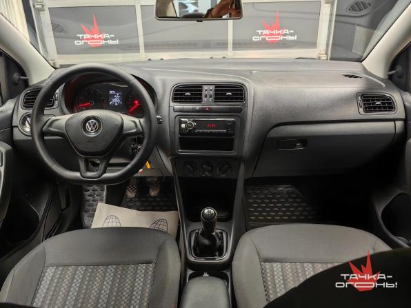 Volkswagen Polo V Рестайлинг с пробегом 2018 года, цена 978 000 рублей, 125000 км, седан, Автокод Объявления