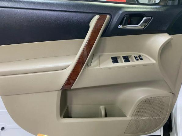 Toyota Highlander II (XU40) Рестайлинг с пробегом 2013 года, цена 2 091 429 рублей, 278576 км, внедорожник, Автокод Объявления
