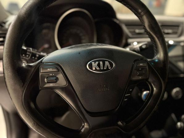 Kia Rio III Рестайлинг с пробегом 2015 года, цена 999 000 рублей, 118083 км, седан, Автокод Объявления