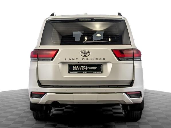 Toyota Land Cruiser 300 Series с пробегом 2022 года, цена 10 780 000 рублей, 18425 км, внедорожник, Автокод Объявления