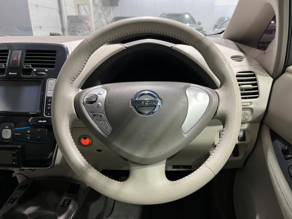 Nissan Leaf I (ZE0/AZE0) с пробегом 2012 года, цена 450 000 рублей, 121564 км, хэтчбек, Автокод Объявления