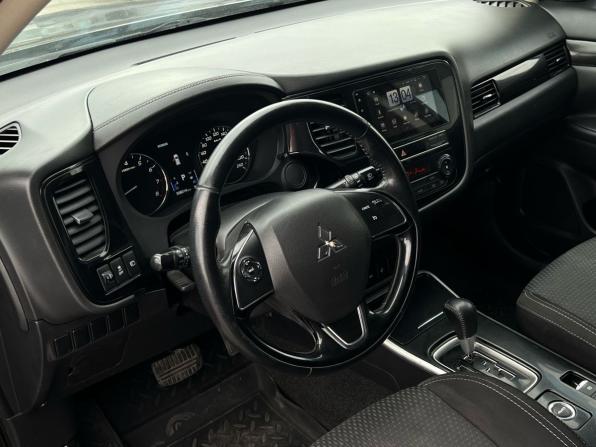 Mitsubishi Outlander III Рестайлинг 3 с пробегом 2019 года, цена 1 637 000 рублей, 308009 км, внедорожник, Автокод Объявления