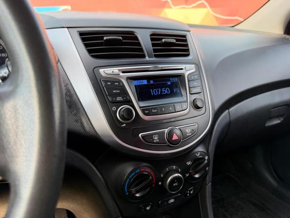 Hyundai Solaris I Рестайлинг с пробегом 2015 года, цена 850 000 рублей, 186500 км, седан, Автокод Объявления