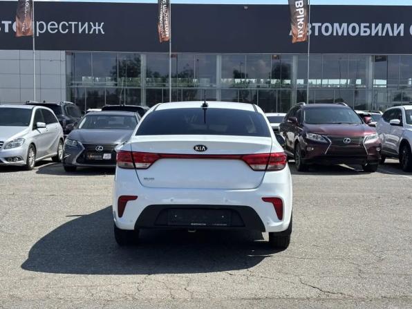 Kia Rio IV с пробегом 2018 года, цена 919 000 рублей, 133000 км, седан, Автокод Объявления