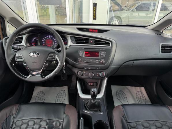 Kia Ceed II Рестайлинг с пробегом 2016 года, цена 1 075 000 рублей, 165561 км, хэтчбек, Автокод Объявления