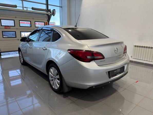 Opel Astra J Рестайлинг с пробегом 2012 года, цена 795 000 рублей, 128710 км, седан, Автокод Объявления