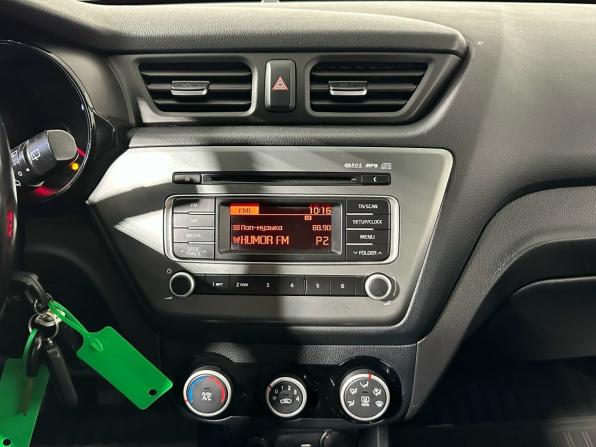 Kia Rio III Рестайлинг с пробегом 2017 года, цена 1 000 000 рублей, 100771 км, седан, Автокод Объявления