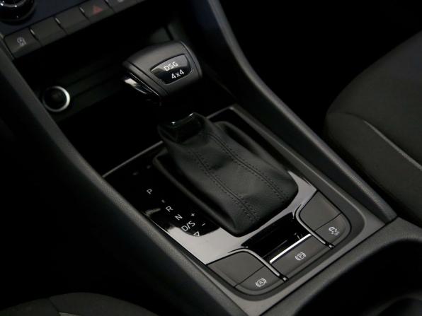 Skoda Karoq I с пробегом 2020 года, цена 2 150 000 рублей, 175000 км, внедорожник, Автокод Объявления