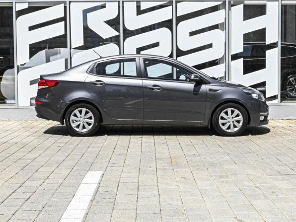 Kia Rio III Рестайлинг с пробегом 2015 года, цена 1 019 000 рублей, 180086 км, седан, Автокод Объявления