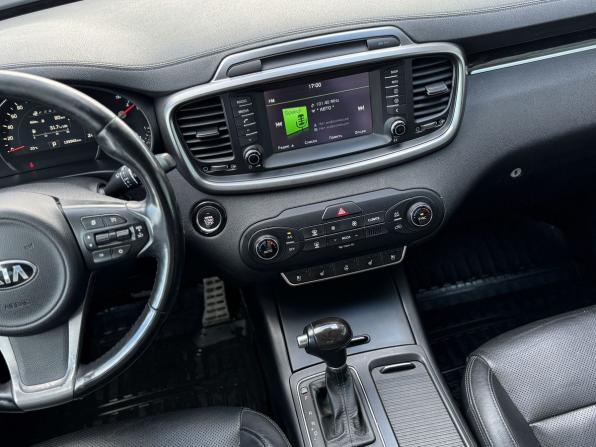 Kia Sorento III Prime Рестайлинг с пробегом 2017 года, цена 1 735 000 рублей, 300000 км, внедорожник, Автокод Объявления