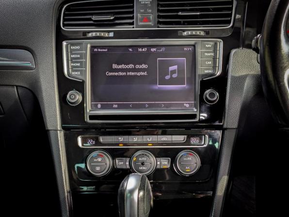 Volkswagen Golf VII с пробегом 2014 года, цена 1 324 900 рублей, 165000 км, универсал, Автокод Объявления