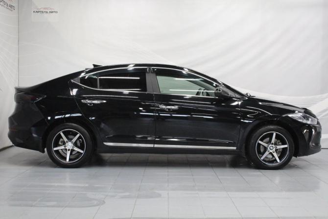Hyundai Elantra VI (AD) с пробегом 2018 года, цена 1 399 000 рублей, 110089 км, седан, Автокод Объявления
