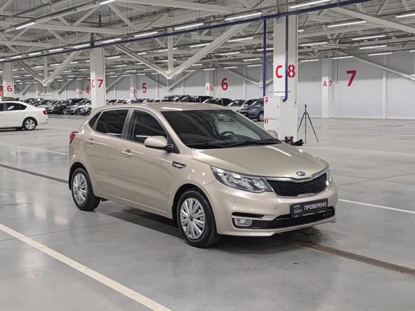 Kia Rio III Рестайлинг с пробегом 2015 года, цена 899 000 рублей, 63549 км, хэтчбек, Автокод Объявления