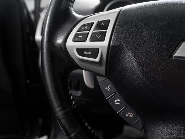 Mitsubishi Outlander II Рестайлинг с пробегом 2011 года, цена 1 300 000 рублей, 242209 км, внедорожник, Автокод Объявления