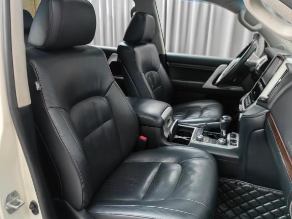 Toyota Land Cruiser 200 Series Рестайлинг 2 с пробегом 2015 года, цена 4 290 000 рублей, 253000 км, внедорожник, Автокод Объявления