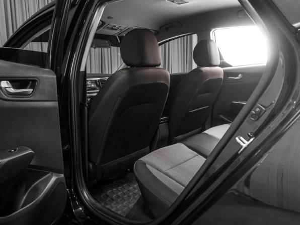 Hyundai Solaris II с пробегом 2018 года, цена 1 299 000 рублей, 159127 км, седан, Автокод Объявления