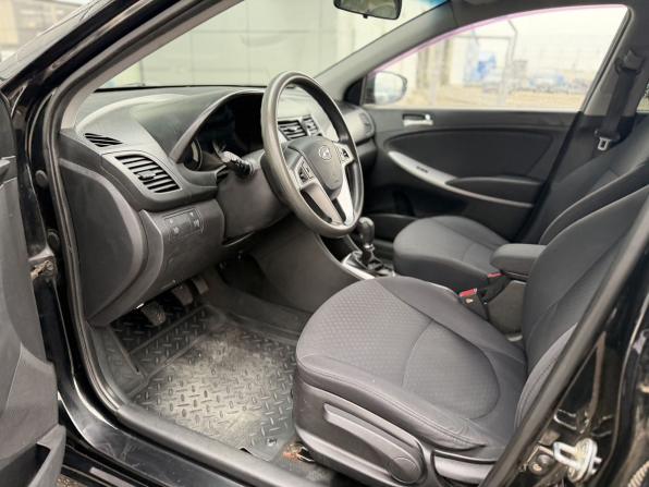Hyundai Solaris I с пробегом 2013 года, цена 615 000 рублей, 161800 км, хэтчбек, Автокод Объявления
