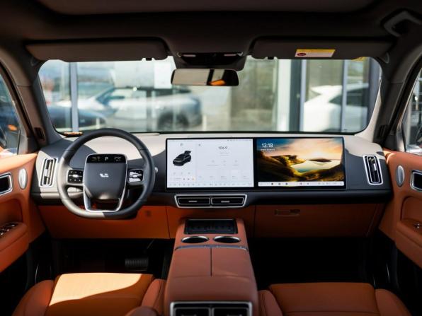 Li Auto (Lixiang) L6 с пробегом 2025 года, цена 7 900 000 рублей, 1052 км, внедорожник, Автокод Объявления