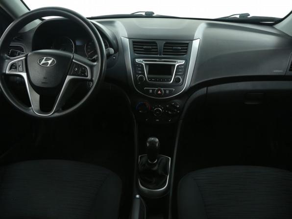 Hyundai Solaris I Рестайлинг с пробегом 2015 года, цена 729 000 рублей, 119700 км, хэтчбек, Автокод Объявления
