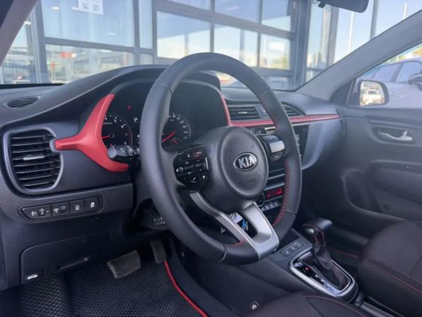 Kia Rio IV Рестайлинг с пробегом 2021 года, цена 1 699 000 рублей, 112774 км, седан, Автокод Объявления