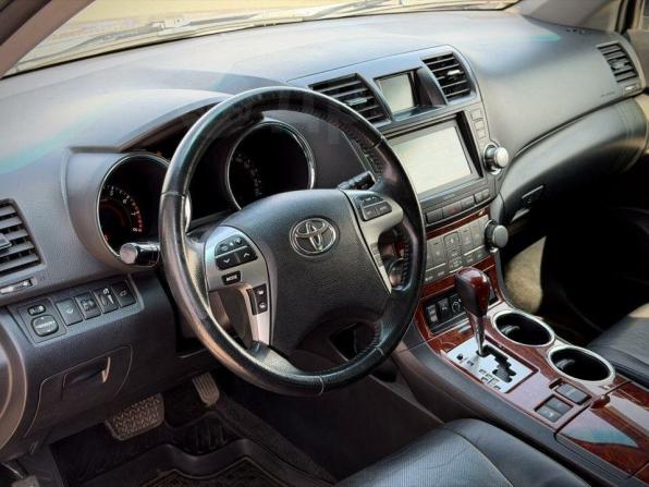 Toyota Highlander II (XU40) Рестайлинг с пробегом 2013 года, цена 2 290 000 рублей, 129121 км, внедорожник, Автокод Объявления