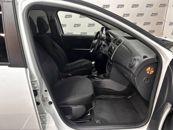 Renault Logan II Рестайлинг с пробегом 2021 года, цена 945 000 рублей, 73301 км, седан, Автокод Объявления