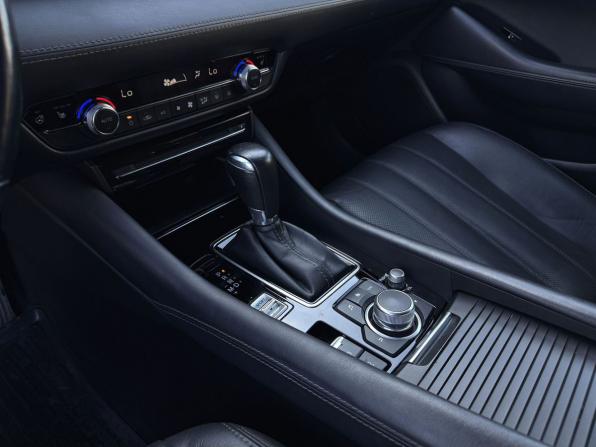 Mazda 6 III (GJ) Рестайлинг 2 с пробегом 2019 года, цена 2 700 000 рублей, 93952 км, седан, Автокод Объявления