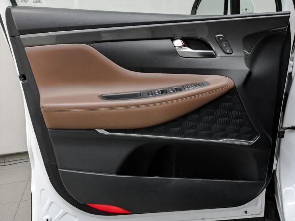 Hyundai Santa Fe IV Рестайлинг с пробегом 2021 года, цена 3 790 000 рублей, 43324 км, внедорожник, Автокод Объявления