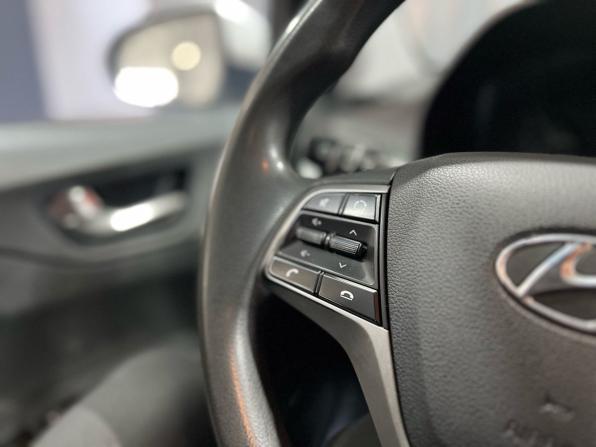 Hyundai Solaris II Рестайлинг с пробегом 2021 года, цена 1 479 900 рублей, 99600 км, седан, Автокод Объявления