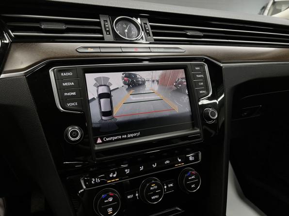 Volkswagen Passat B8 с пробегом 2015 года, цена 1 440 000 рублей, 234429 км, седан, Автокод Объявления
