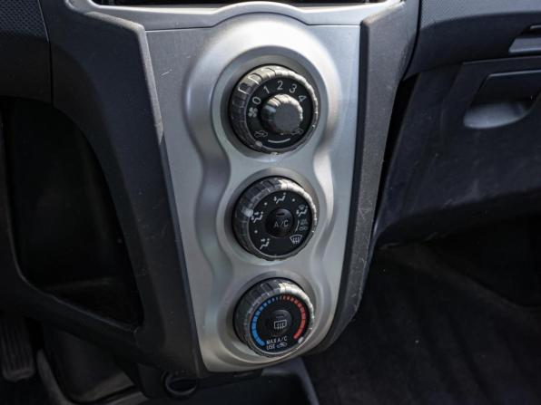 Toyota Yaris II с пробегом 2007 года, цена 630 000 рублей, 242482 км, хэтчбек, Автокод Объявления