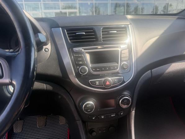 Hyundai Solaris I Рестайлинг с пробегом 2015 года, цена 975 000 рублей, 164631 км, седан, Автокод Объявления