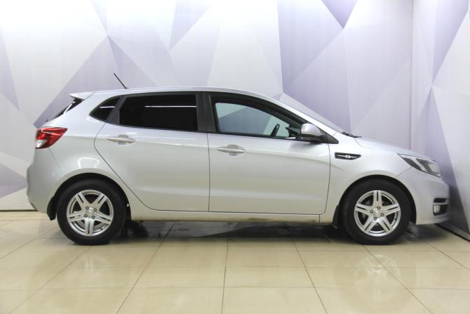 Kia Rio III Рестайлинг с пробегом 2016 года, цена 1 078 000 рублей, 85461 км, хэтчбек, Автокод Объявления