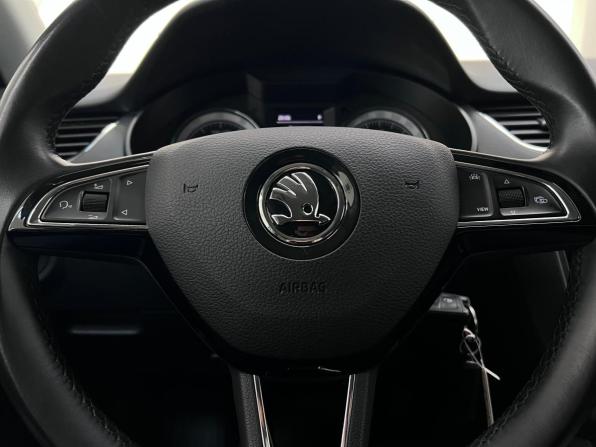 Skoda Octavia III (A7) Рестайлинг с пробегом 2020 года, цена 2 430 000 рублей, 39825 км, лифтбек, Автокод Объявления