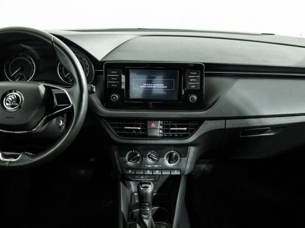 Skoda Rapid II с пробегом 2022 года, цена 1 648 000 рублей, 50590 км, лифтбек, Автокод Объявления