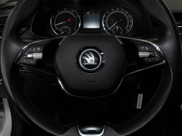 Skoda Rapid II с пробегом 2022 года, цена 1 760 000 рублей, 58379 км, лифтбек, Автокод Объявления