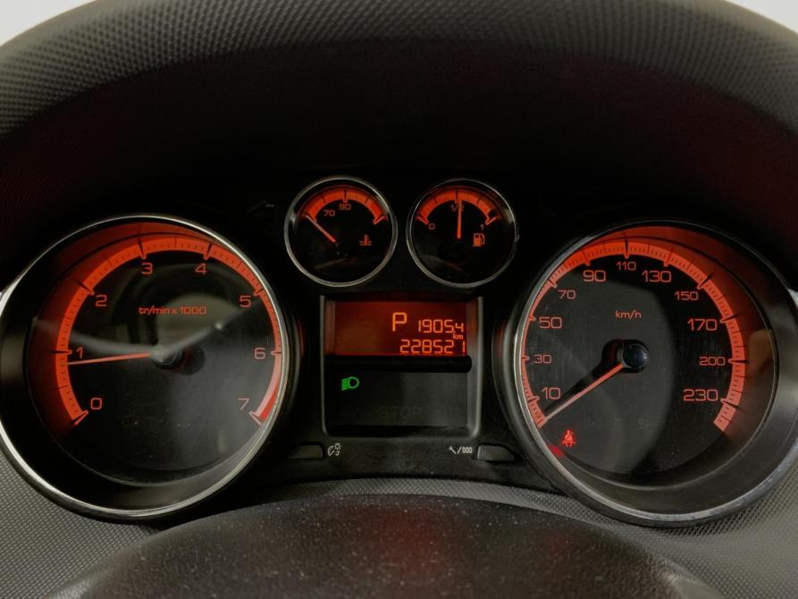 Peugeot 408 I Москва  - изображение 14