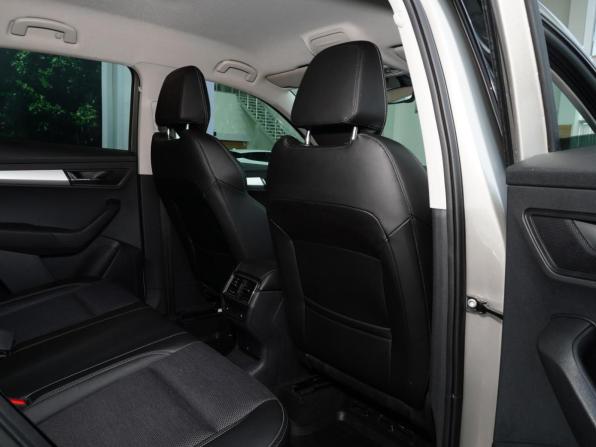 Skoda Karoq I с пробегом 2021 года, цена 2 598 000 рублей, 52158 км, внедорожник, Автокод Объявления