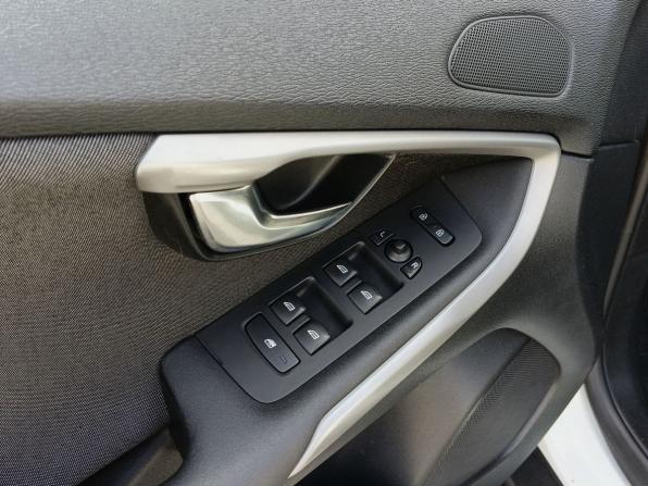 Volvo V40 Cross Country I с пробегом 2014 года, цена 1 699 000 рублей, 237596 км, хэтчбек, Автокод Объявления